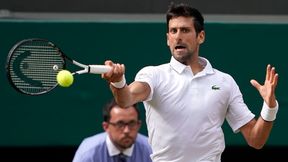 Tenis. Wimbledon 2019. Novak Djoković - Hubert Hurkacz. Komedia na korcie. Serb nie mógł założyć czapki!