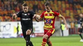 PKO Ekstraklasa: Jagiellonia Białystok - Cracovia. Kuriozum! Mecz przerwany przez... węgiel na murawie