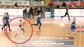 EBL. Astoria - Anwil. Nieprawdopodobny rzut Mateusza Zębskiego. Trafił do kosza z własnej połowy! (wideo)