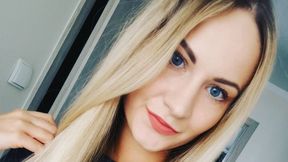 Żużel. Blondwłosa piękność czaruje na Motoarenie. Kocha sport i podróże