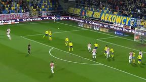 PKO Ekstraklasa. Arka Gdynia - Cracovia. Przypadkowa bramka Sergiu Hancy (wideo)