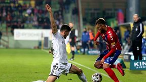 PKO Ekstraklasa. Raków Częstochowa - Legia Warszawa: Wojskowi zatrzymani w Bełchatowie. Dobry mecz beniaminka