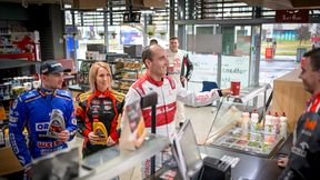 Robert Kubica, Jakub Przygoński, Bartosz Zmarzlik i inni przyłapani na stacji. Kulisy nowego spotu Orlenu (foto)