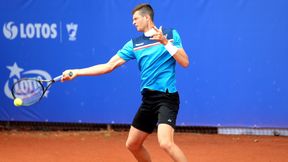 Tenis. ATP Kitzbuehel: udany początek występów Huberta Hurkacza na mączce. Polak pokonał Joao Sousę