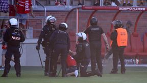 II liga. Widzew Łódź - Znicz Pruszków. Antyświęto na stadionie w Łodzi. Interweniowała policja (wideo)