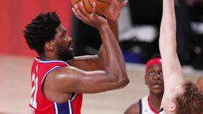 NBA. Joel Embiid dominował. Paul lepszy od LeBrona, Lakers trafili tylko pięć rzutów za trzy