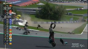 MotoGP. GP Austrii. O krok od tragedii na torze. Motocykl przeleciał obok głowy Valentino Rossiego [WIDEO]