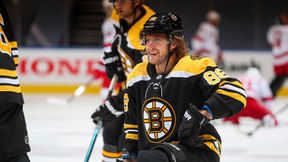 Kapitalny gest gwiazdy NHL. David Pastrnak przekazał luksusowy samochód pielęgniarce