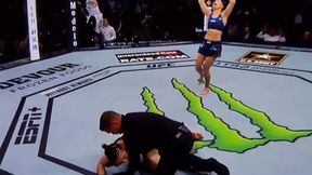 UFC 261. WOW! Weili Zhang znokautowana! Jest nowa mistrzyni wagi słomkowej