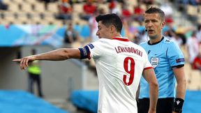 Robert Lewandowski miał dużo szczęścia. Arbiter mógł podjąć inną decyzję