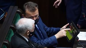 To nie jest fotomontaż. To Błaszczak pokazywał Kaczyńskiemu