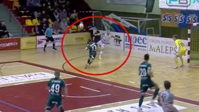 Gol z takiego kąta? Po prostu mistrz! [WIDEO]