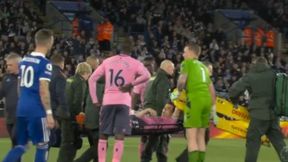 Koszmarna kontuzja w Premier League. Piłkarz zniesiony na noszach (WIDEO)