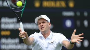 Chaos na Wimbledonie. Będzie wyścig z czasem u Hurkacza