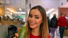 "Jego śmierć mną wstrząsnęła". Piękna modelka pokochała Boga