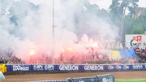 Skandaliczne sceny i ogień na polskim na stadionie. Były policjant uderza w klub i ochronę