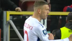 Podolski tłumaczy się ze swojego gestu. "Ja nie uciekłbym schować się do mamy"