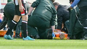 Chwile grozy w meczu Premier League. Piłkarz zniesiony na noszach