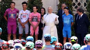 Wyjątkowy moment na Giro d'Italia. Kolarzy powitał... papież