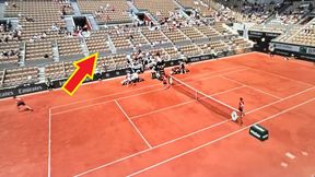 Świątek walczy o półfinał, a tu smutne obrazki w Paryżu