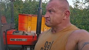 Pudzian pokazał swoją maszynę. Skończyło się wpadką. "Nosz kur..."