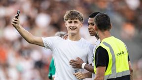 Przerwał mecz i wbiegł na boisko. Reakcja Mbappe? Klasa