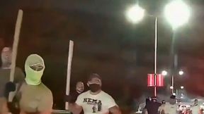 Zatrzymali ruch na autostradzie. Jest wideo z ataku na Polaków