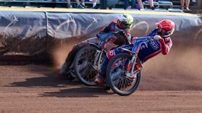 Żużel. Dwóch robiło, dziewięciu się przypatrywało. Bez nich byłaby tragedia