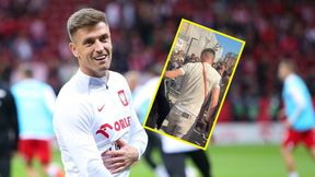 Piątek tylko wysiadł z samochodu. Od razu rzuca się w oczy jeden szczegół