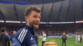 Wręczyli Muellerowi okolicznościowy tort. Reakcja Niemca rozbraja