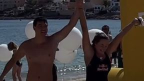 Pływali bez przerwy przez 31 godzin. Przeszli do historii