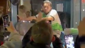 Kierowca autobusu stracił pracę. Powód? Spójrzcie na koszulkę