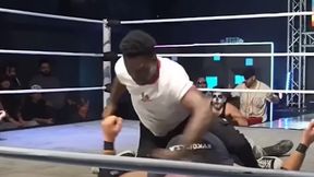 Skatował zawodnika w ringu. Postawiono mu zarzuty