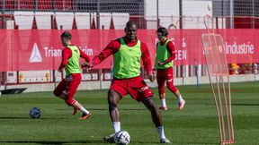 Kolejny pech słynnego pomocnika. Nie grał dwa lata, jeszcze poczeka