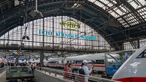 Chuligani wyskoczyli z pociągów. Wielka awantura na dworcu