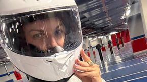 Lewandowska wsiadła na skuter. Pojechała oglądać męża w pracy