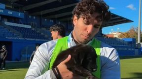 Wyjątkowe obrazki na hiszpańskim stadionie. Piłkarz wsparł szczytną akcję