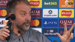 Sceny na konferencji z Flickiem. Nagle pokazał trzy palce