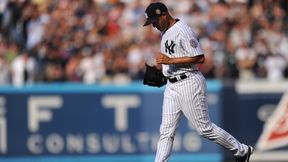 Tak honoruje się legendy. Jego charakterystyczną wejściówkę zagrała na żywo Metallica