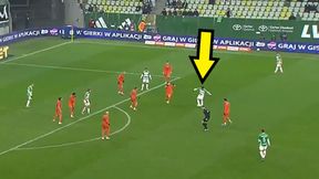 Piłkarz Lechii miał dużo miejsca. Rywale szybko pożałowali, piękny strzał