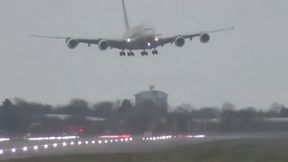 Chwile grozy przy lądowaniu. Wszystko się nagrało