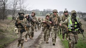 Jechali na mecz, wylądowali w wojsku