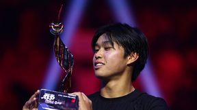 Był o seta od odpadnięcia w fazie grupowej. Skończył turniej zdobyciem tytułu