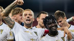 Zasłynął zdjęciem z klubu nocnego. Pogoń nie chce go już u siebie