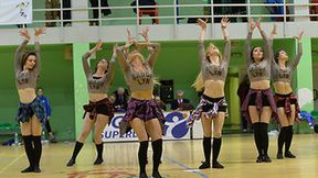 Cheerleaderki na meczu KPR Jelenia Góra - Aussie Sambor Tczew