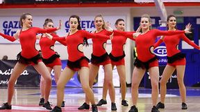 Trinity Cheerleaders podczas półfinałów Pucharu Polski koszykarek (galeria)