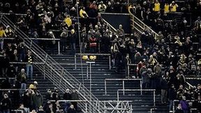 Protest w Bundeslidze trwa. Pustki w sektorach stadionu Borussii (galeria)