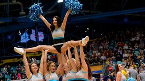 Wrocławskie święto siatkówki: Cheerleaders wreszcie na parkiecie (galeria)