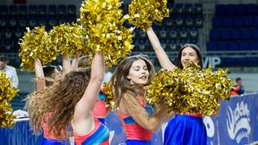 Cheerleaders Toruń i kibice na meczu Twarde Pierniki Toruń - GTK Gliwice (galeria)