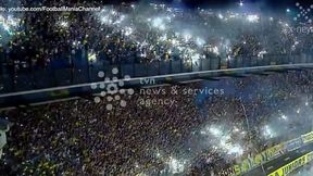 Stadion zapłonął, a bramkarz prawie dostał sandałem. Tak wyglądały derby Buenos Aires